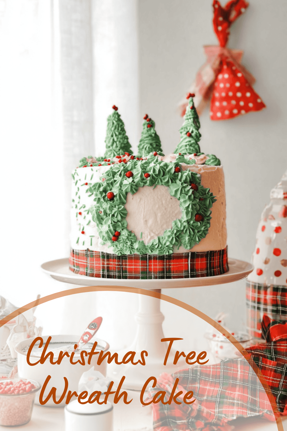Christmas Tree Wreath Cake