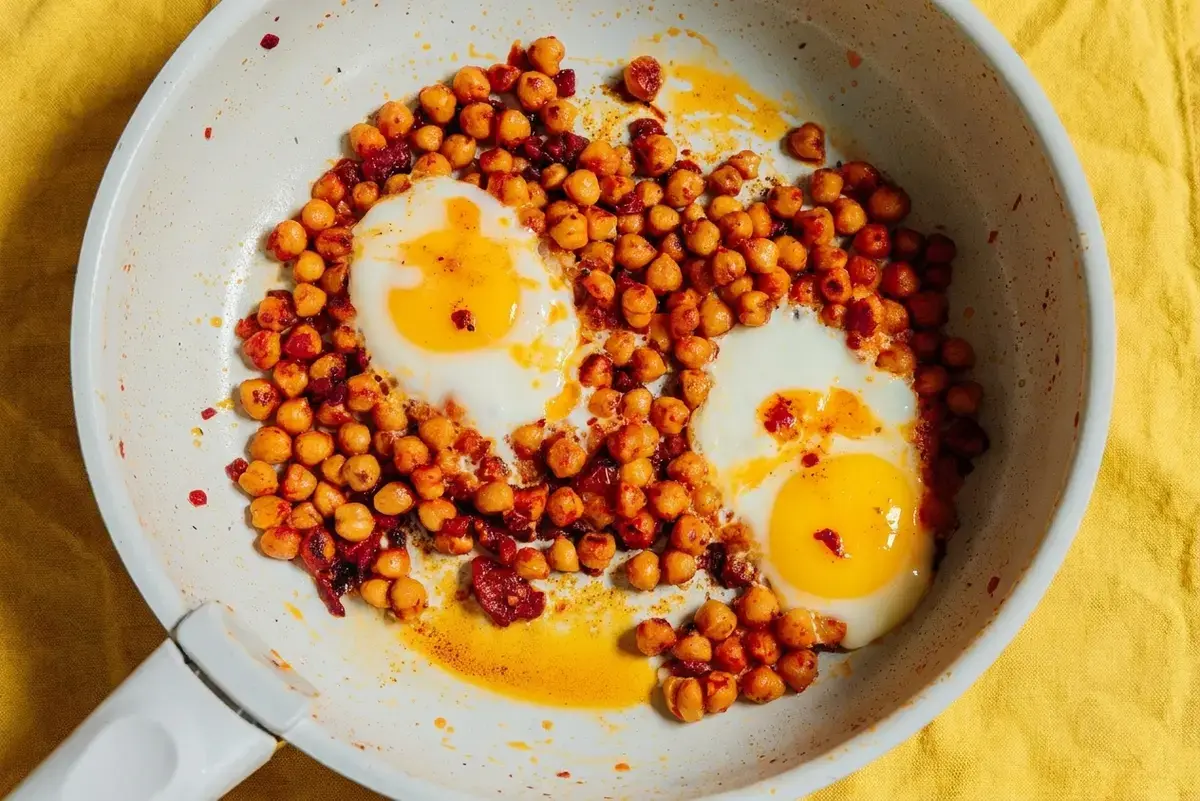 Chickpea Fried Eggs: A High-Protein, Fiber-Rich Skillet Meal 23 Chickpea Fried Eggs, Should I Peel The Chickpeas