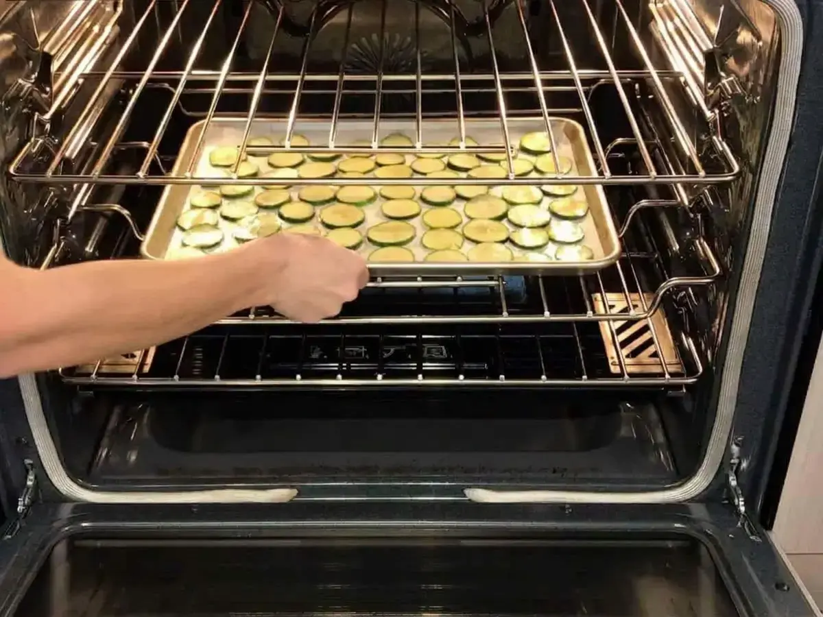 Crispy Parmesan Baked Zucchini Chips, Instructions