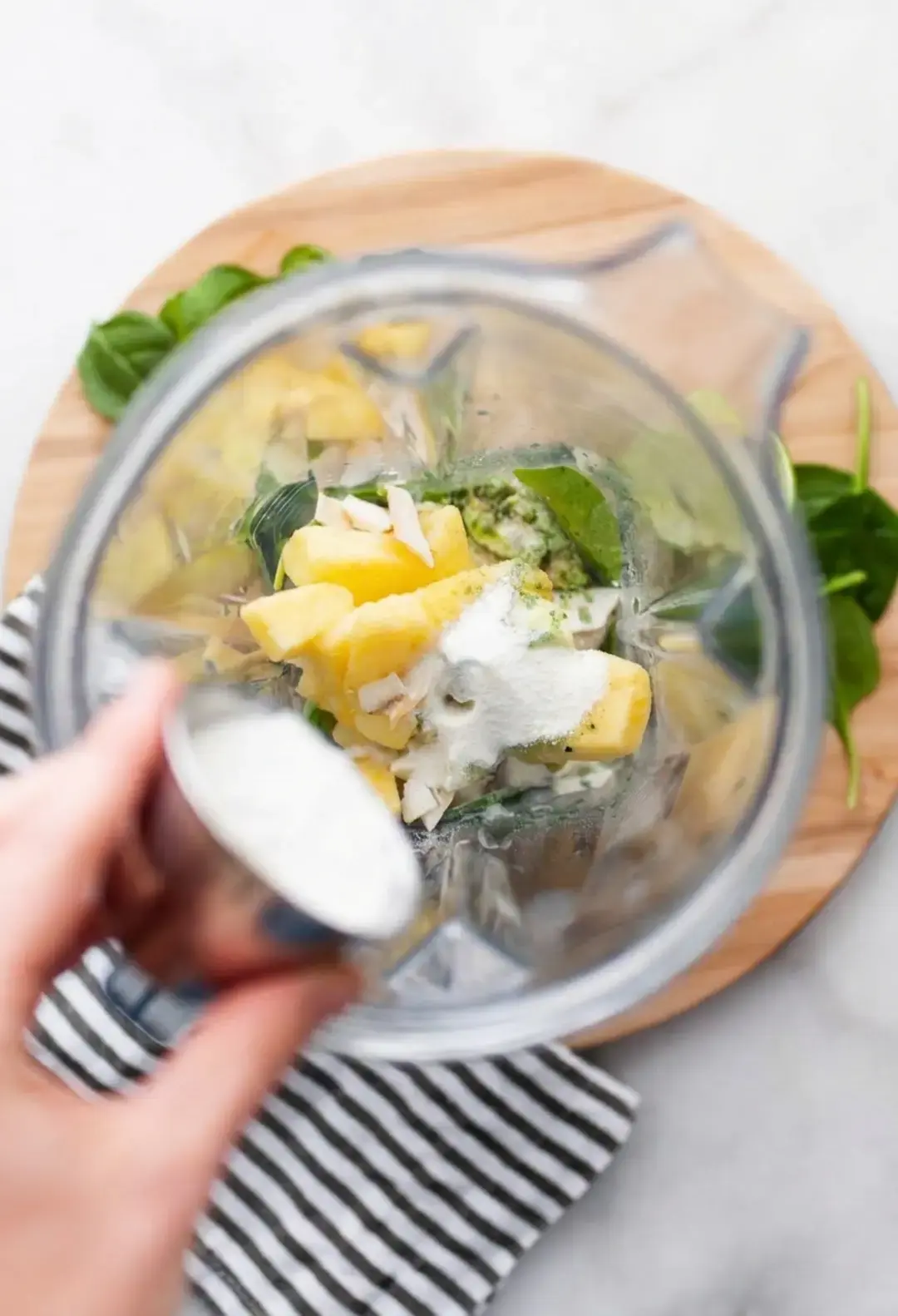 Refreshing Pineapple Weight Loss Smoothie, How To Make The Pineapple Weight Loss Smoothie, Step By Step