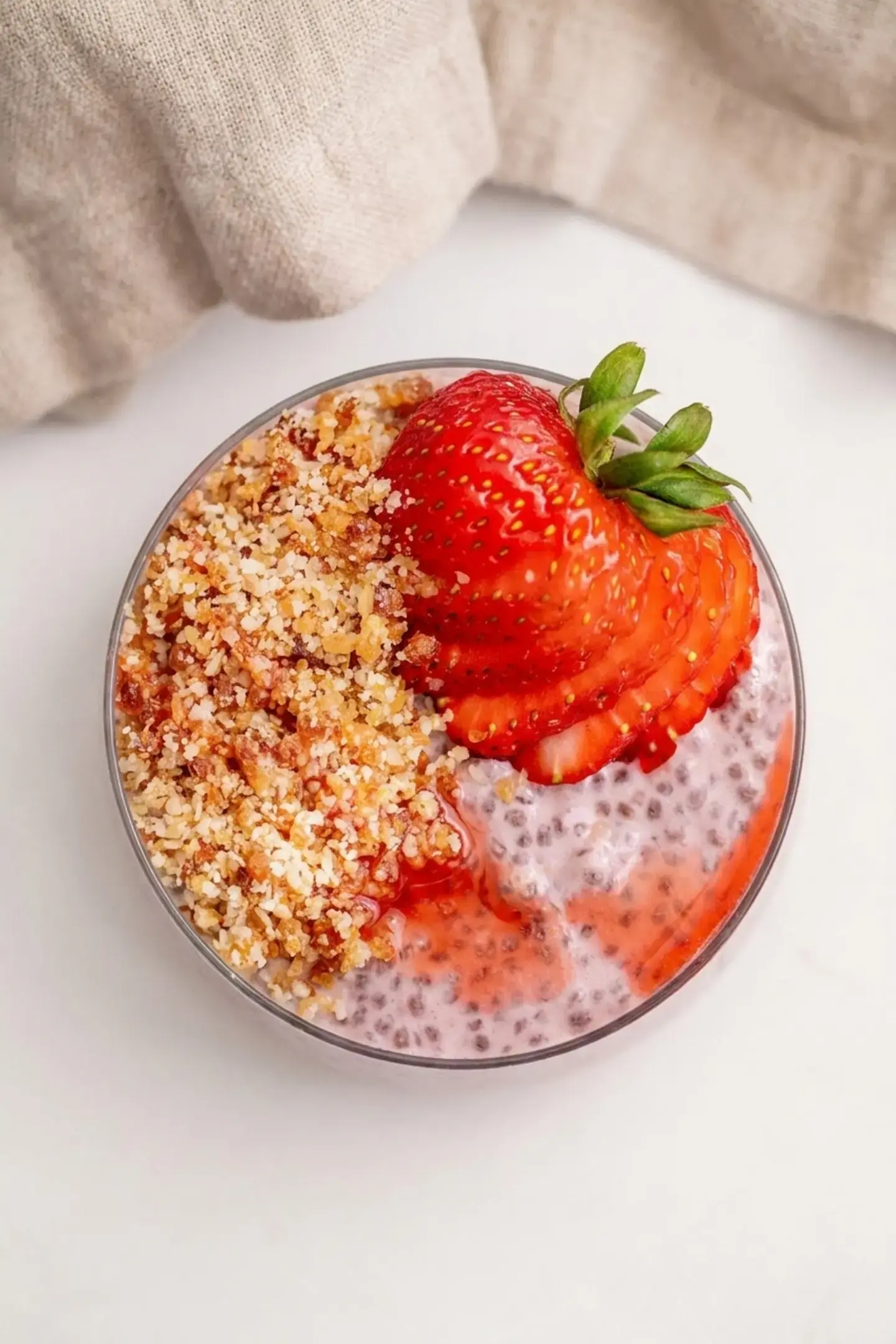 Strawberry Crumble Chia Pudding, How To Make Strawberry Crumble Chia Pudding