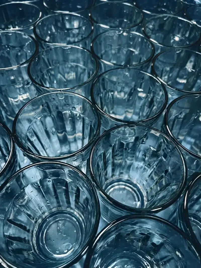 20 Beautiful Bar Cart Styling Ideas, 7. Display The Glasses Upside Down In Rows