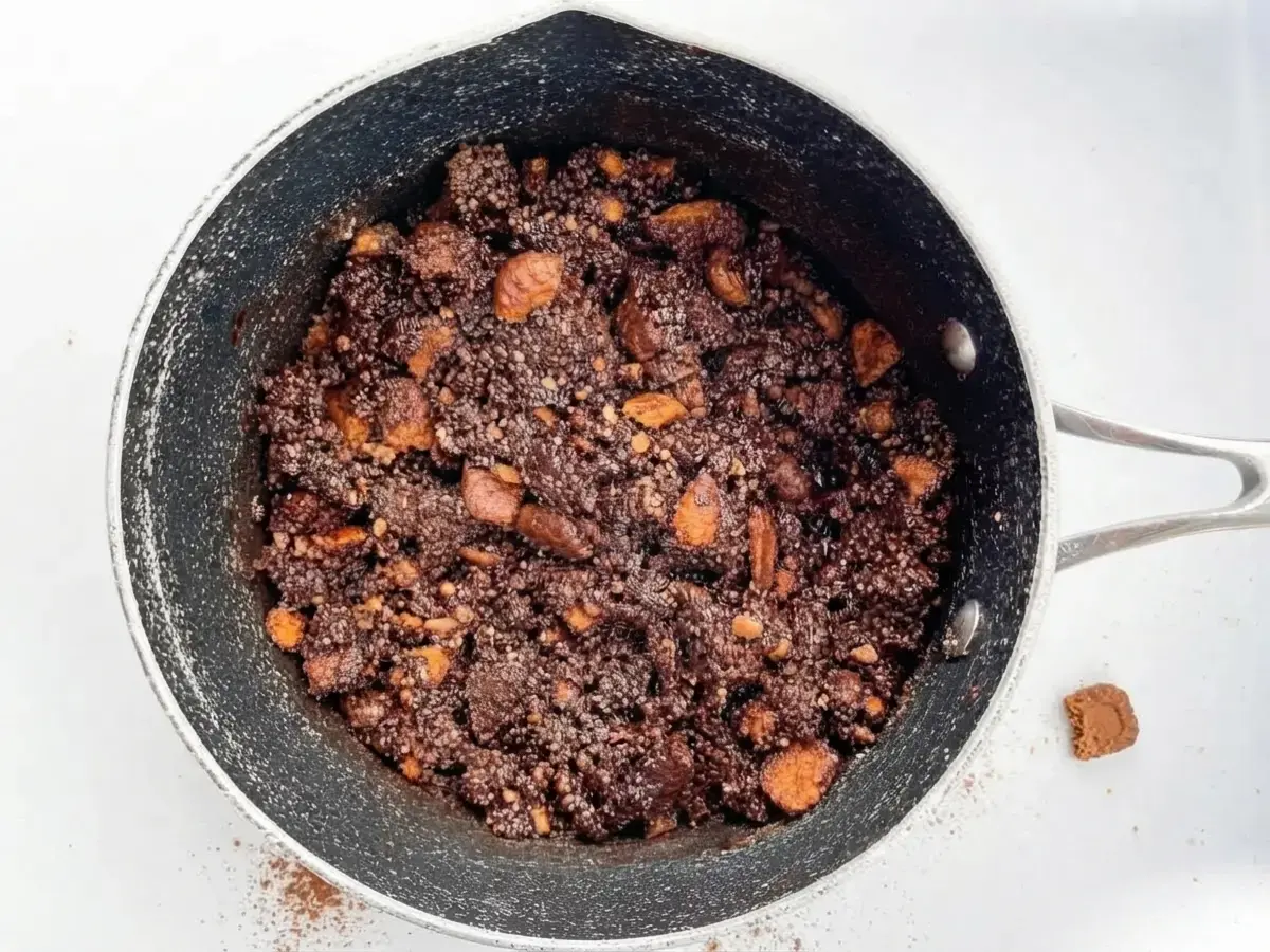 Biscoff Tiffin Recipe, How To Make Biscoff Tiffin, Step By Step Method