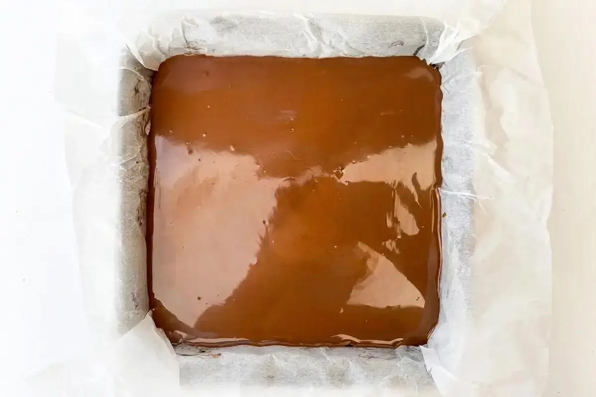 Biscoff Tiffin Recipe, How To Make Biscoff Tiffin, Step By Step Method